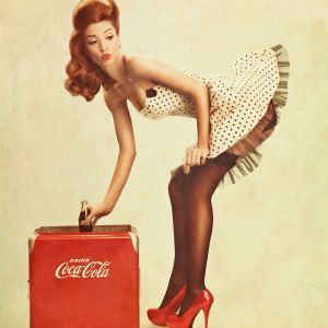 Fille Vintage Coca-Cola