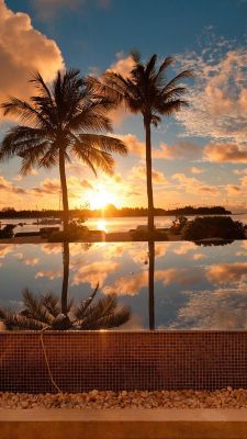 Reflet du Coucher de Soleil Tropical