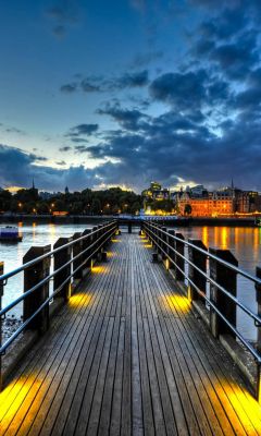 Quai Panoramique au Crépuscule