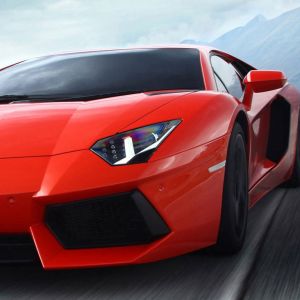 Lamborghini Aventador Rouge