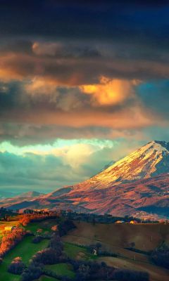 Paysage Montagnard Majestueux