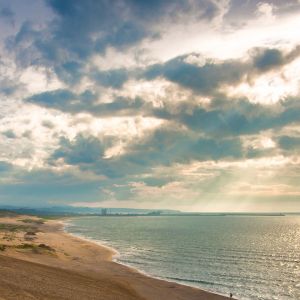 Coucher de Soleil Paisible sur la Plage