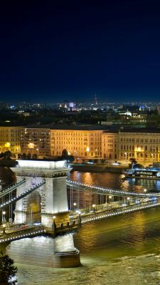 Vue Nocturne du Pont des Chaînes
